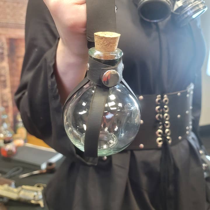 The Nerdy Wolf - Wholesale Flask - Large Round Potion Bottle for Magic Potion LARP Cosplay4