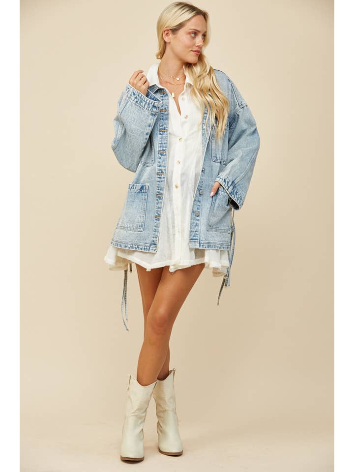 LEICHTER DENIM Oversize Boyfriend Jeansjacke mit seitlichen Bindebändern für den Großhandel auf Faire12