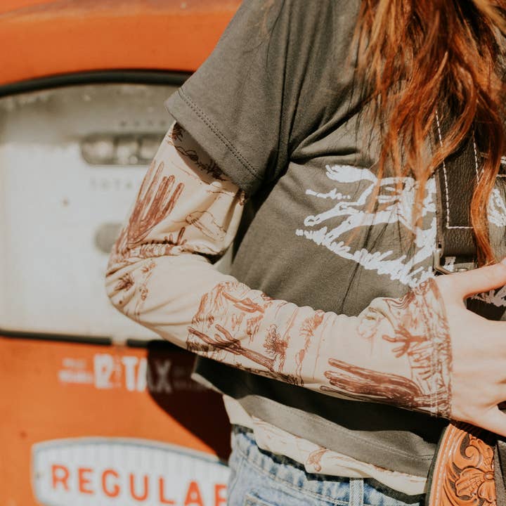 Haut court western à motif Rope 'em Graphic pour la vente par UNBRANDED