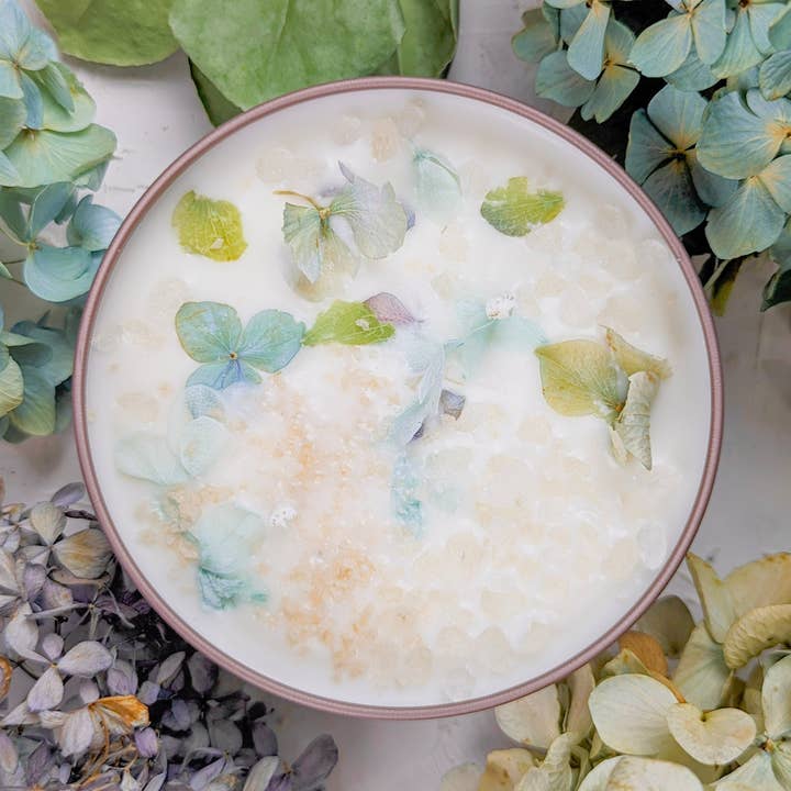 Ash & Rose - Vendita all'ingrosso Candela in vasetto - By the Sea - Candela con ortensia e sale marino0