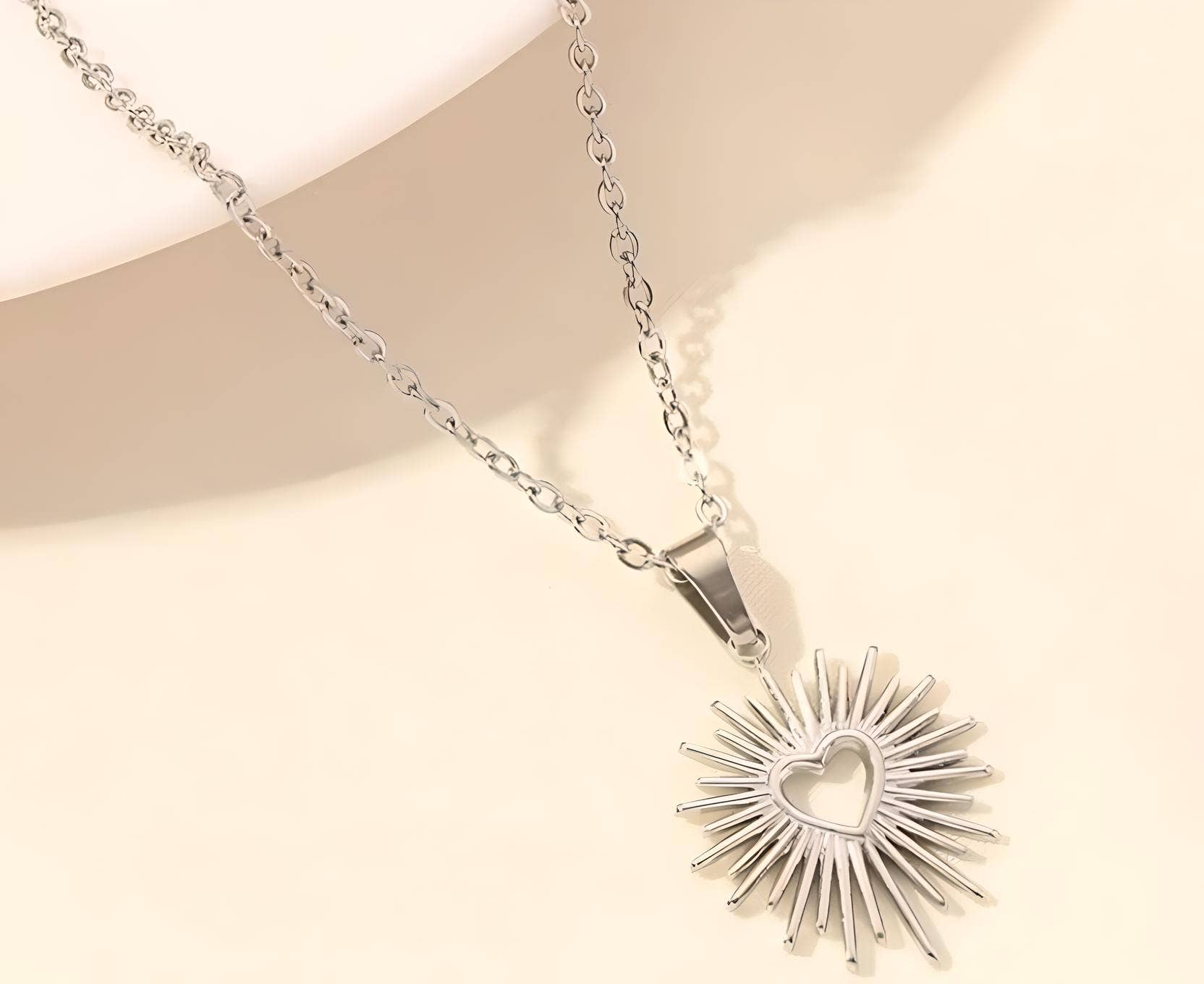 Wild & Free - Wholesale Dangle Earrings - Collar de sagrado corazón3