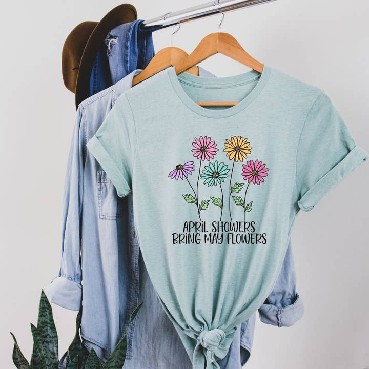 T-shirt bleu poussiéreux April Showers Bring May Flowers pour la vente par Simply Tees