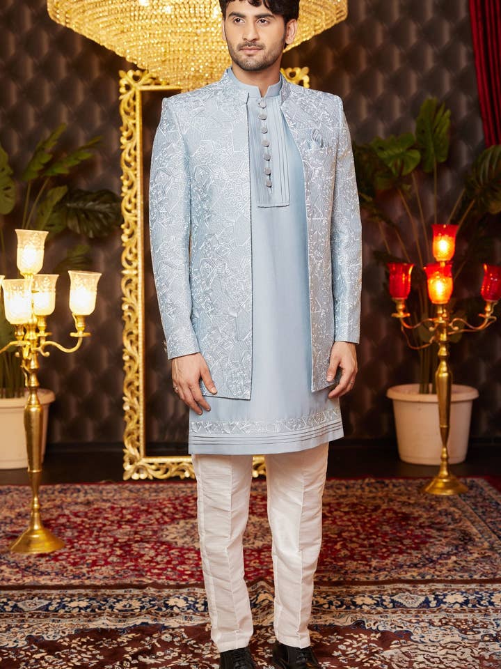 Blauwgrijze kunstzijde traditionele Indo-Westerse Sherwani lange kurta & broek voor heren voor bruiloft - borduurwerk voor wholesale door HATKE BRIDE