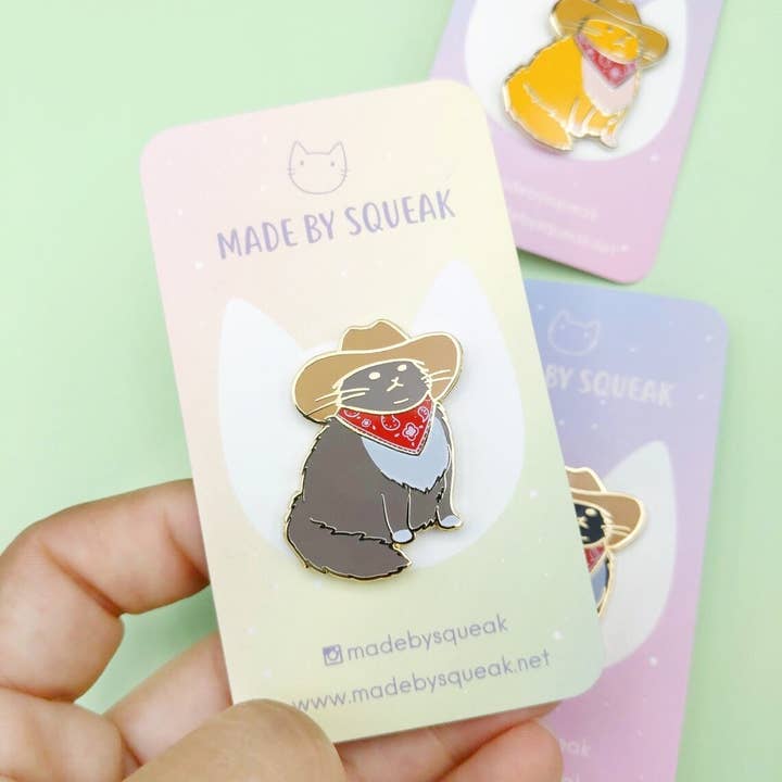 Made by Squeak - Wholesale Lapel pin/button - Cowboy Cat Enamel Pin - Meowdy in Grey/White