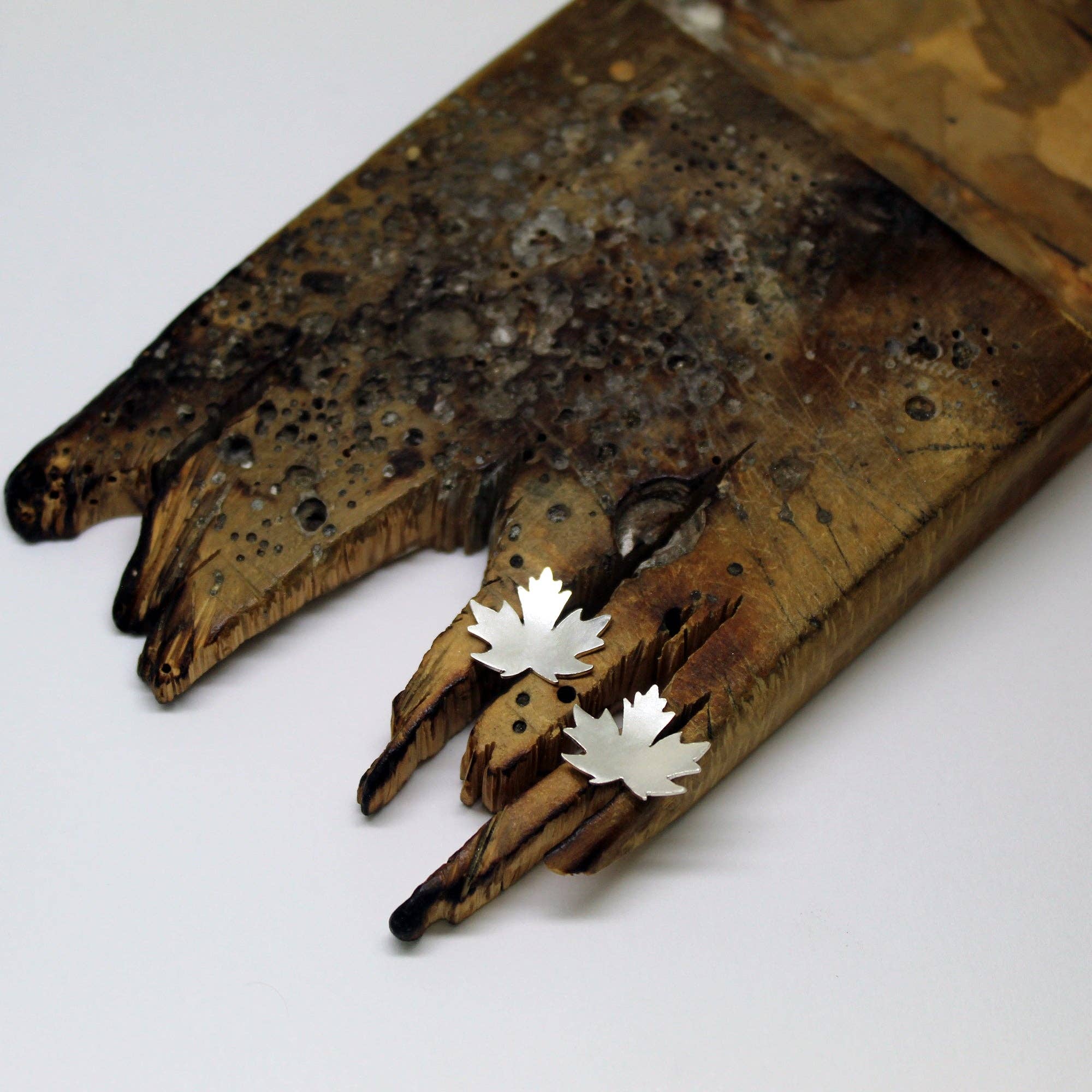 Plataica - Wholesale Stud/Post Earrings - Maple leaf earrings in 925 silver3