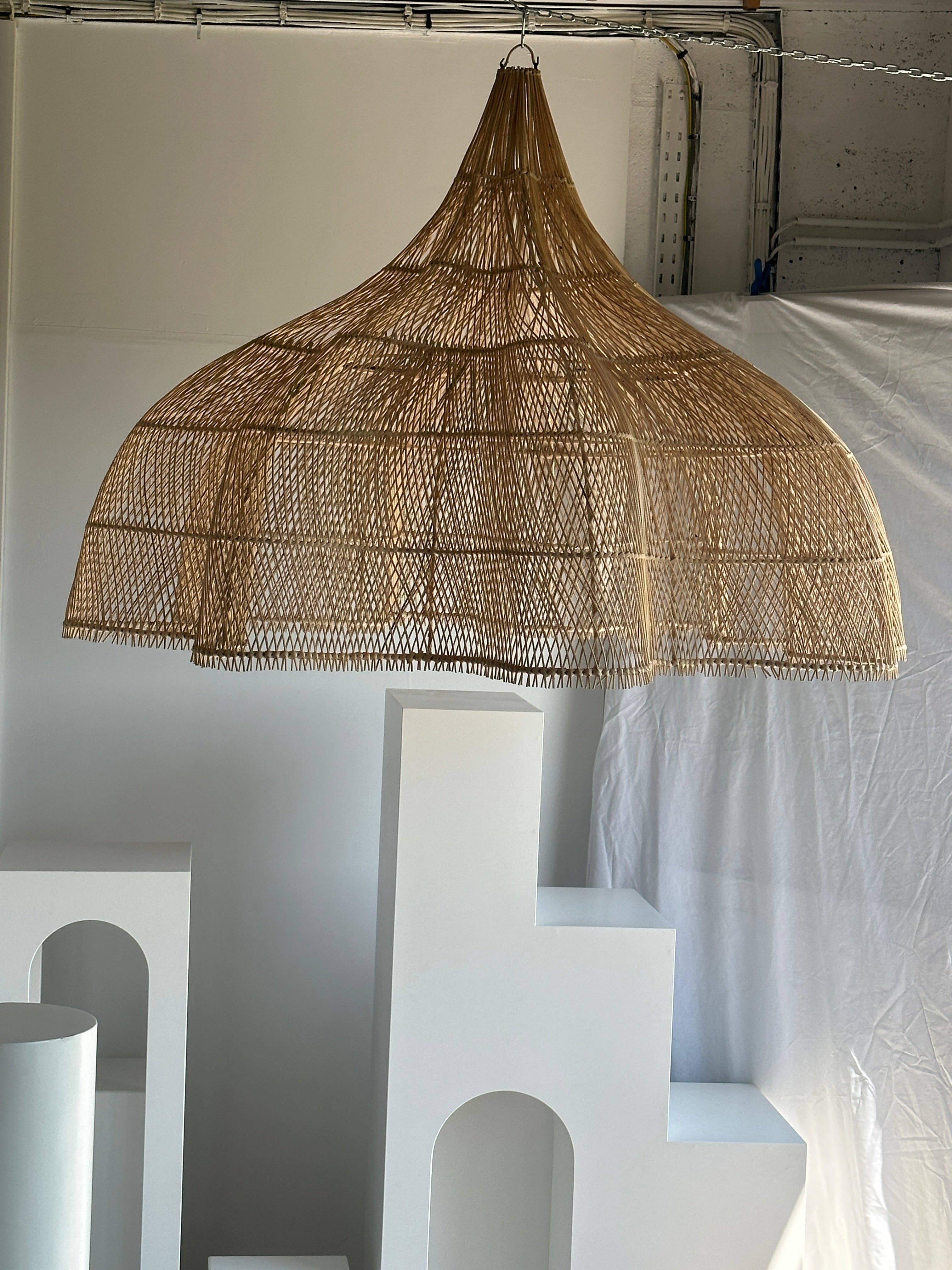 Office Objets - Wholesale Chandelier/Hanging Light - Immense rattan suspension in the shape of a flower, tulip, corolla H:1m; D:1m5047