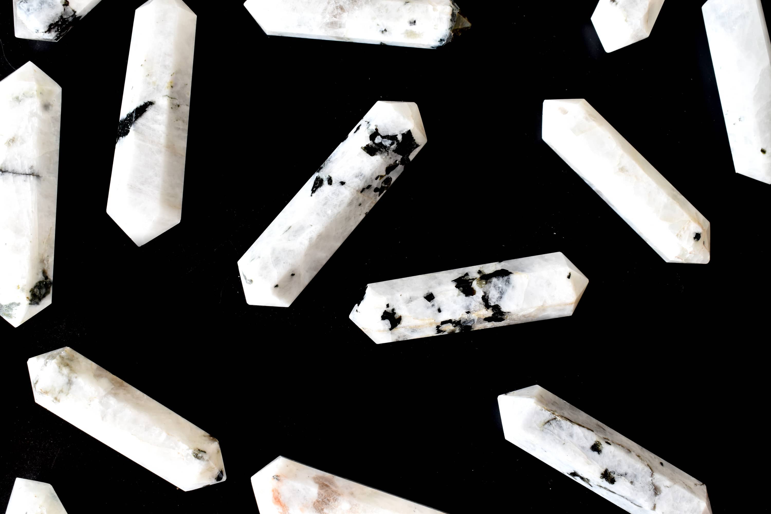 Soothing Crystals – wholesale Andlig sten/kristall – Kristallpunkter | Regnbågsmånsten | Dubbelspetsade pennor4