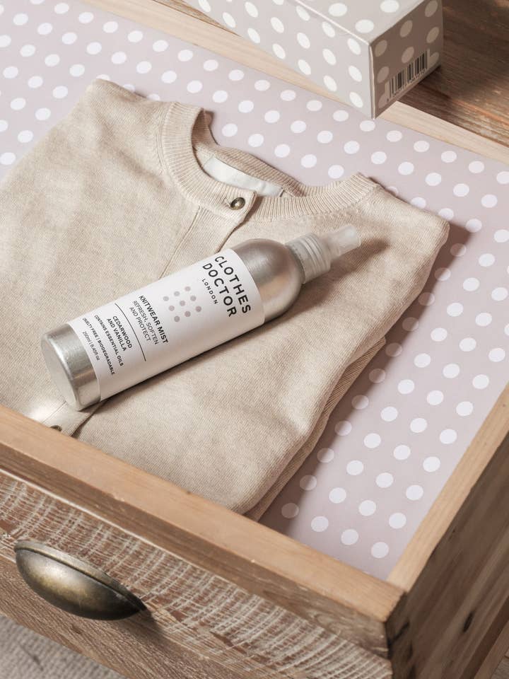 Rivestimenti profumati per cassetti - Legno di cedro e vaniglia per la vendita all'ingrosso da parte di Clothes Doctor