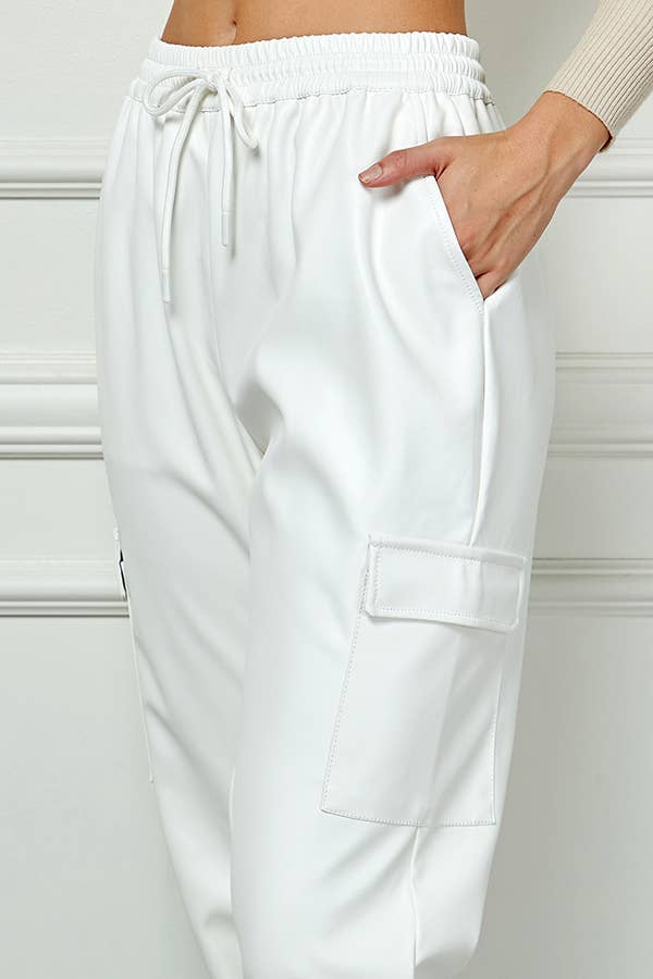 Veracci - Vendita all'ingrosso Pantalone - Donna - Pantaloni jogger cargo a vita alta in ecopelle12