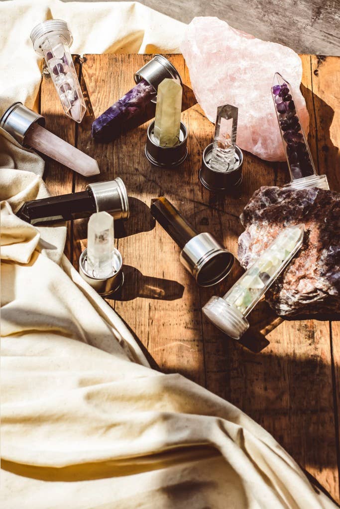 Mindful Living Co. - Wholesale Water Bottle - Crystal Infused Glass Water Bottle, Rose Quartz, Love & Calm4