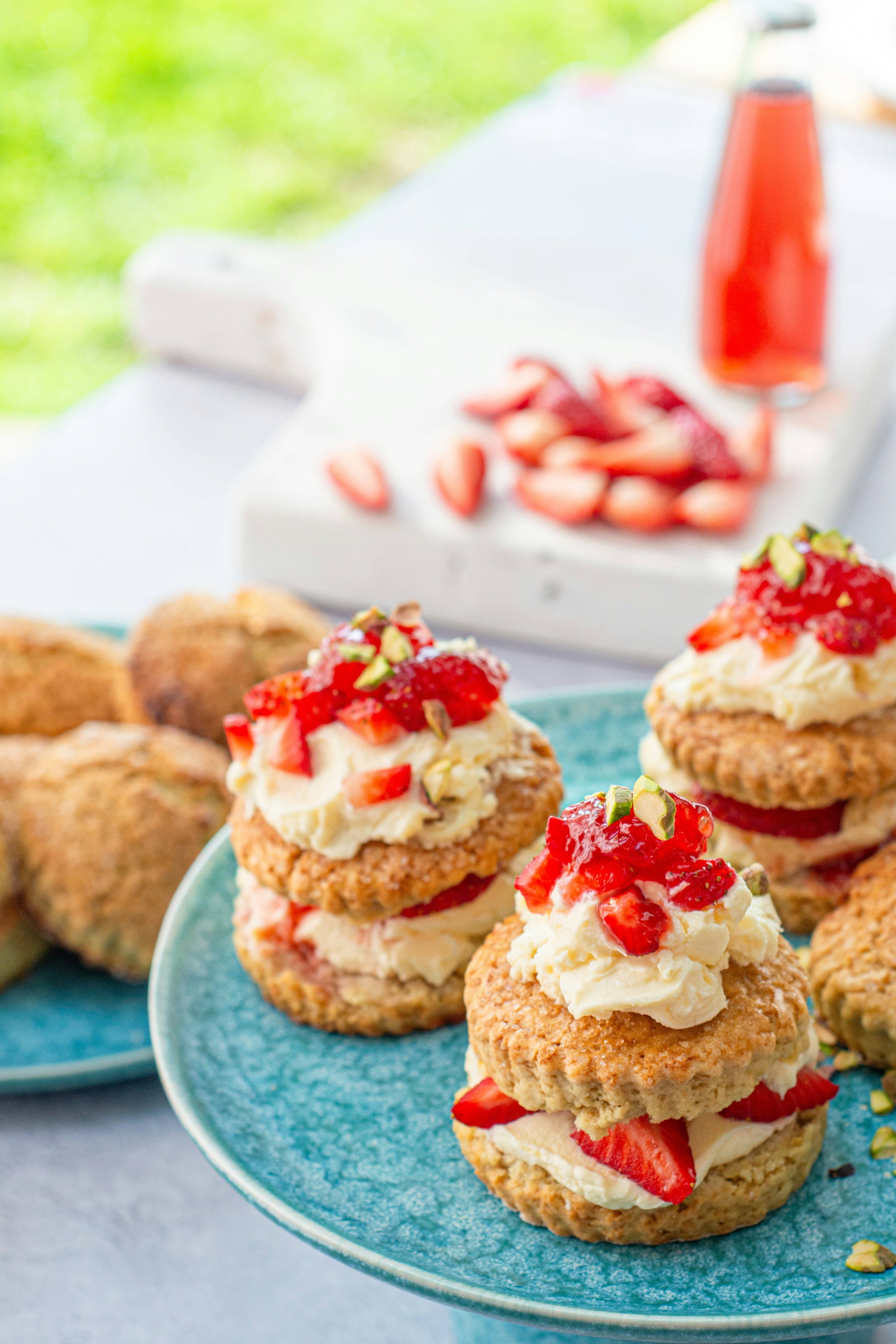 Callwey GmbH - Wholesale Cookbooks and food - Tea Time: Recipes, Tradition, and Tea Culture (German)8