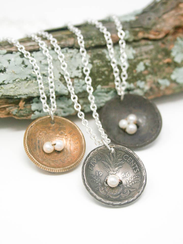Collar con forma de nido y huevos con forma de moneda mundial, joyería con monedas, regalo para mamá para venta al por mayor de Rising Jewelry