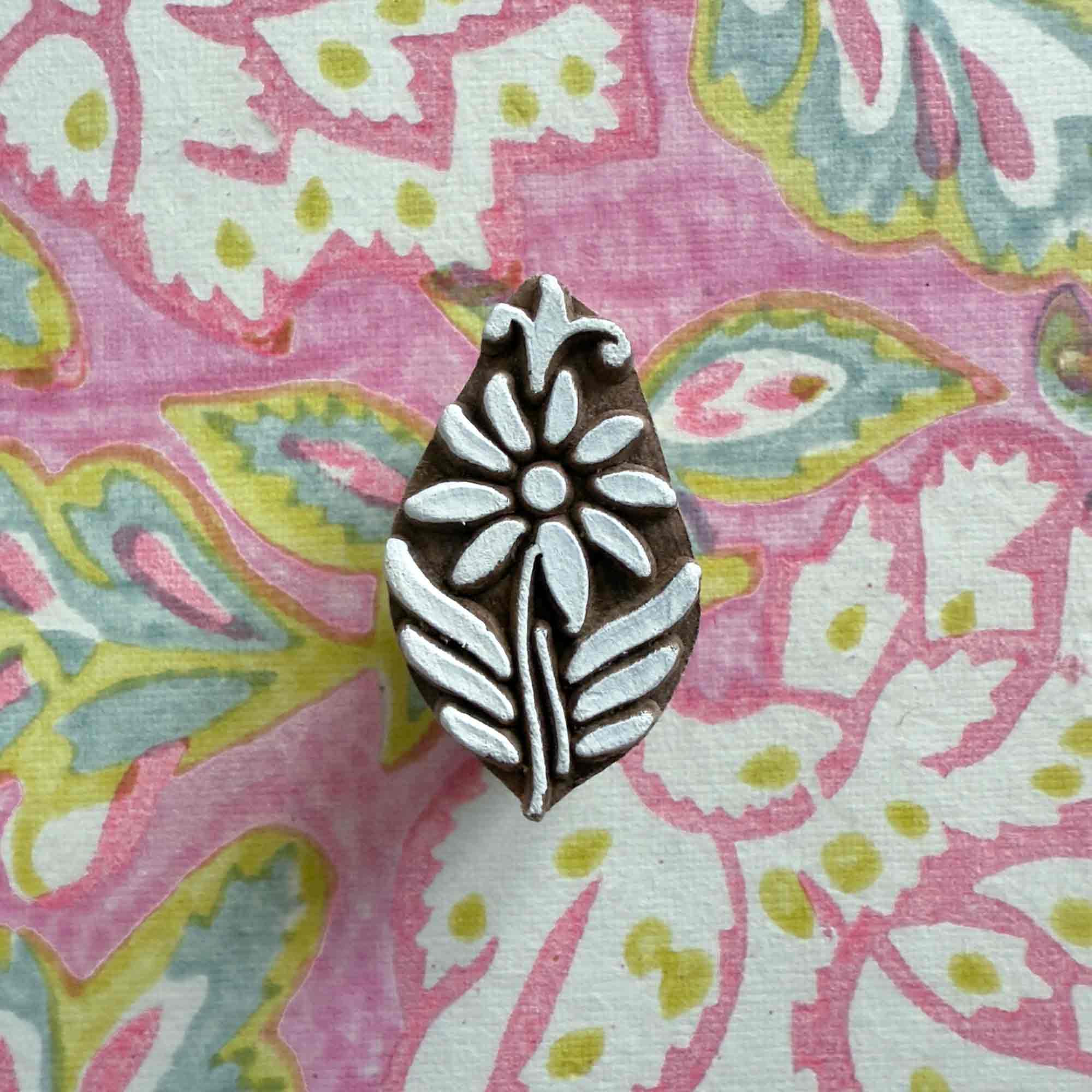 The Natural Paper Company – wholesale Rubber/decorative stamp – Spring Bloom - Indian Wood Block Stamp | Small Flower Design2