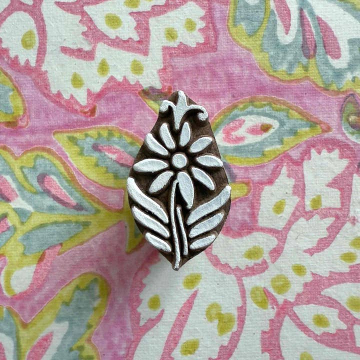 The Natural Paper Company – wholesale Rubber/decorative stamp – Spring Bloom - Indian Wood Block Stamp | Small Flower Design2