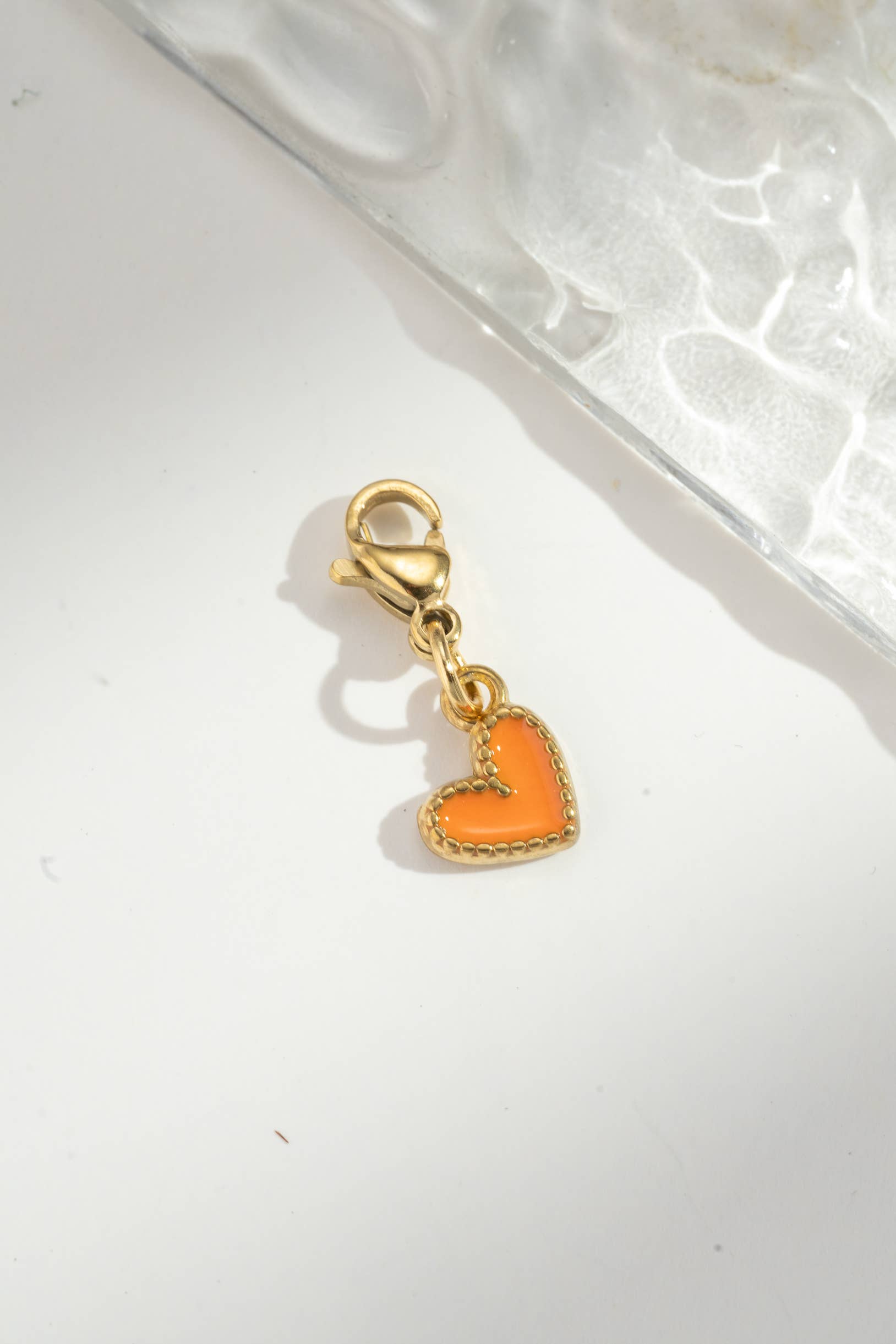 COSMOS - Vente Breloques/médailles personnalisées - Lot de 5 petits pendentifs cœurs couleurs assorties2