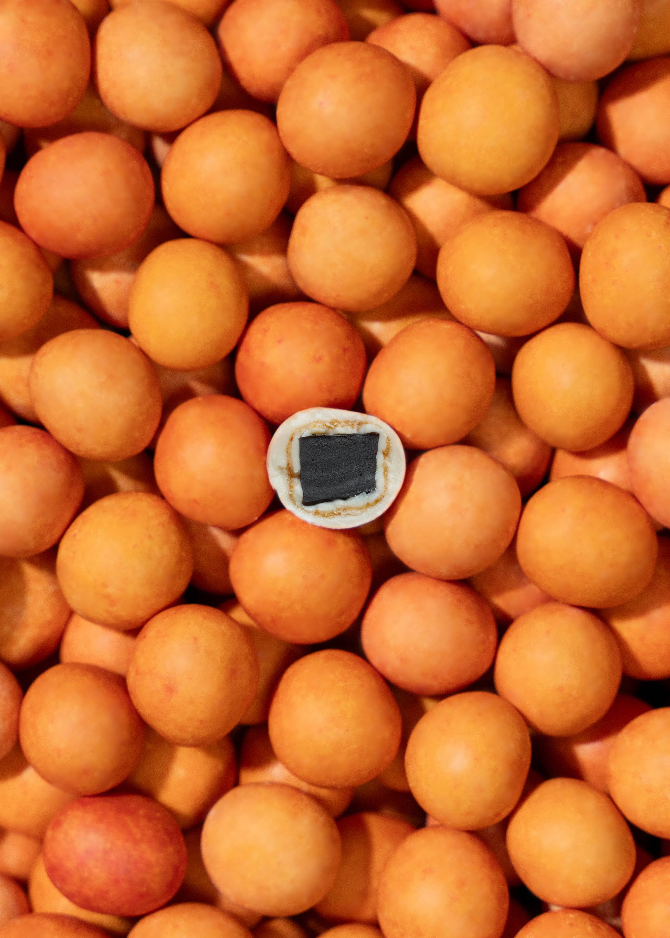 Lakrids by Bülow - Wholesale Chocolate Covered Sweets - Limited Edition: PEACHES White Chocolate Coated Licorice2