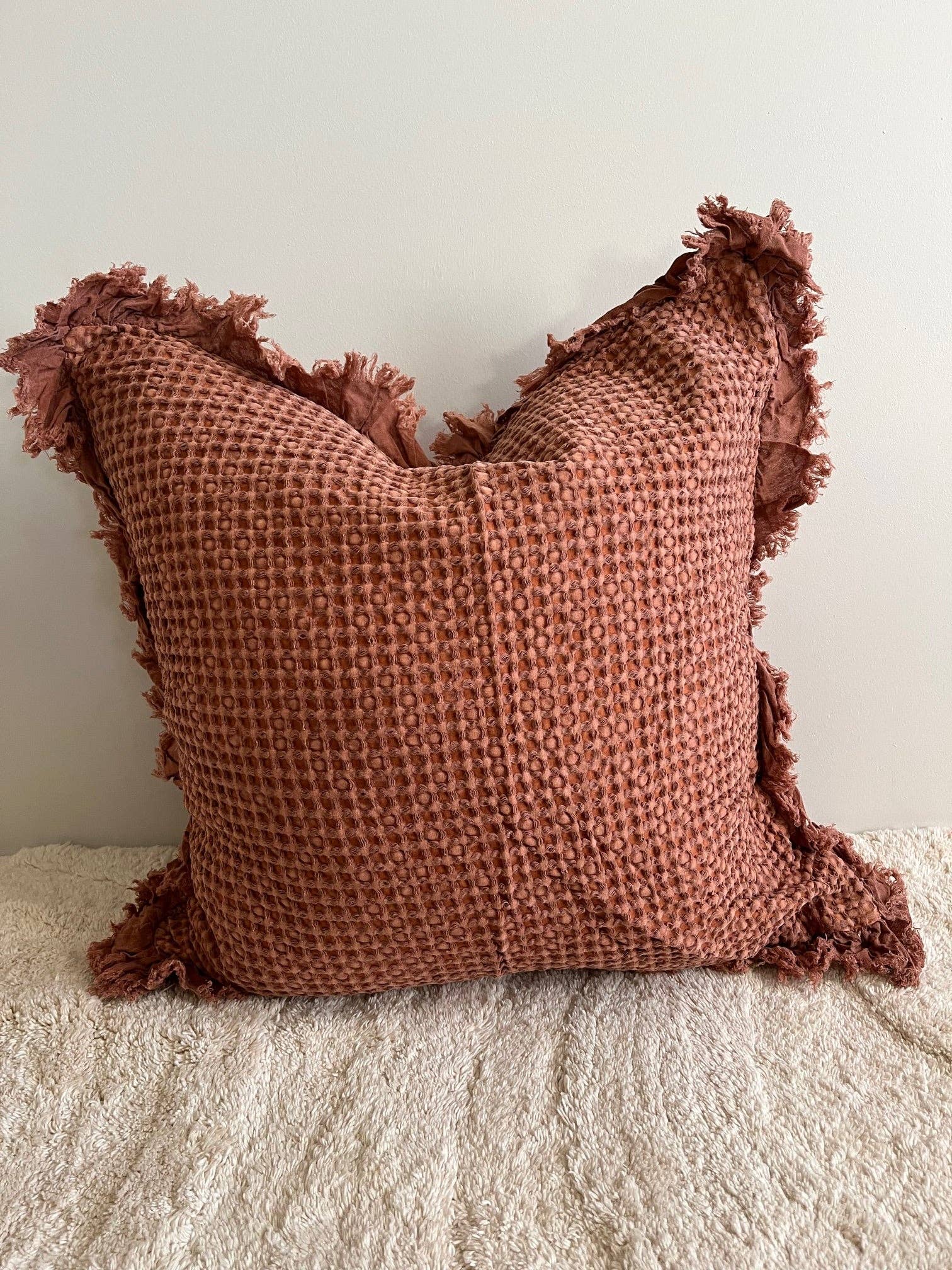 Mama and Tochter - Wholesale Sierkussensloop - Katoenen Wafel Kussenhoes met Ruffle - Terracotta - 2,5 cm Gerafelde Ruffle2