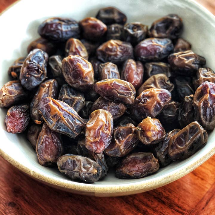 15 lb. Box Organic SEEDLESS "Grinders” for wholesale by Rancho Meladuco Date Farm