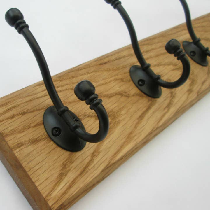 Zwart Ball End 10 Haak Kapstok 108cm voor wholesale door IronmongeryWorld