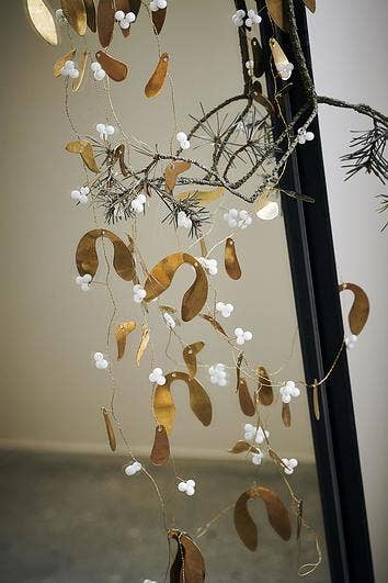 De Weldaad Authentic Interior – wholesale Decorating tool – Mistletoe garland brass EW-5602
