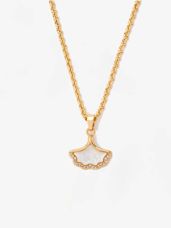 Collier pendentif Ginkgo en or pour la vente par Uchi & Soto