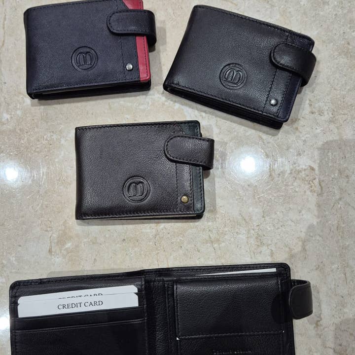 LEATHER WALLETS, MEN. for wholesale by MIA LAROUGE