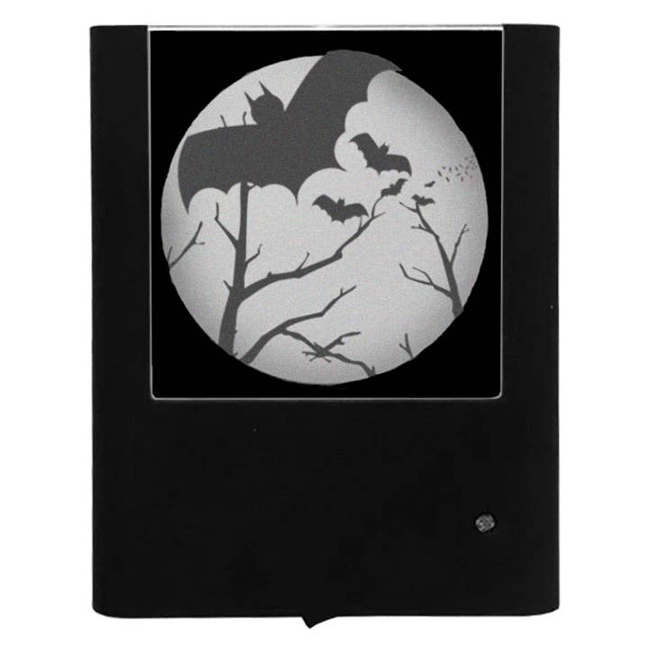 Chauves-souris et lune d'Halloween gravées pour la vente par Nightlight Studio