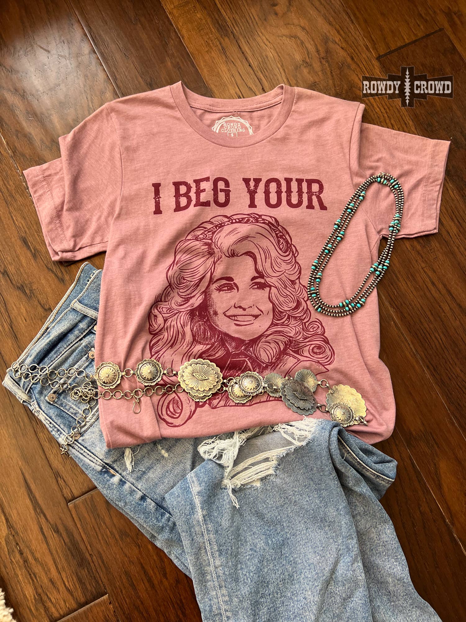 Rowdy Crowd Clothing – T-shirt estampada - Mulher por atacado – Camiseta I Beg Your Parton com estampa da rainha Dolly4