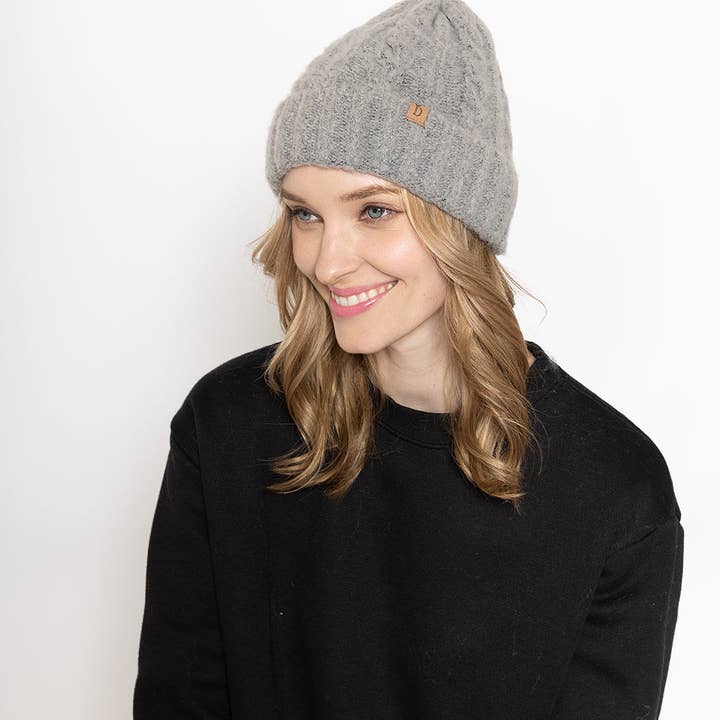Do Everything In Love® - Wholesale Beanie - Dames - Muts met kabelgebreide manchet1