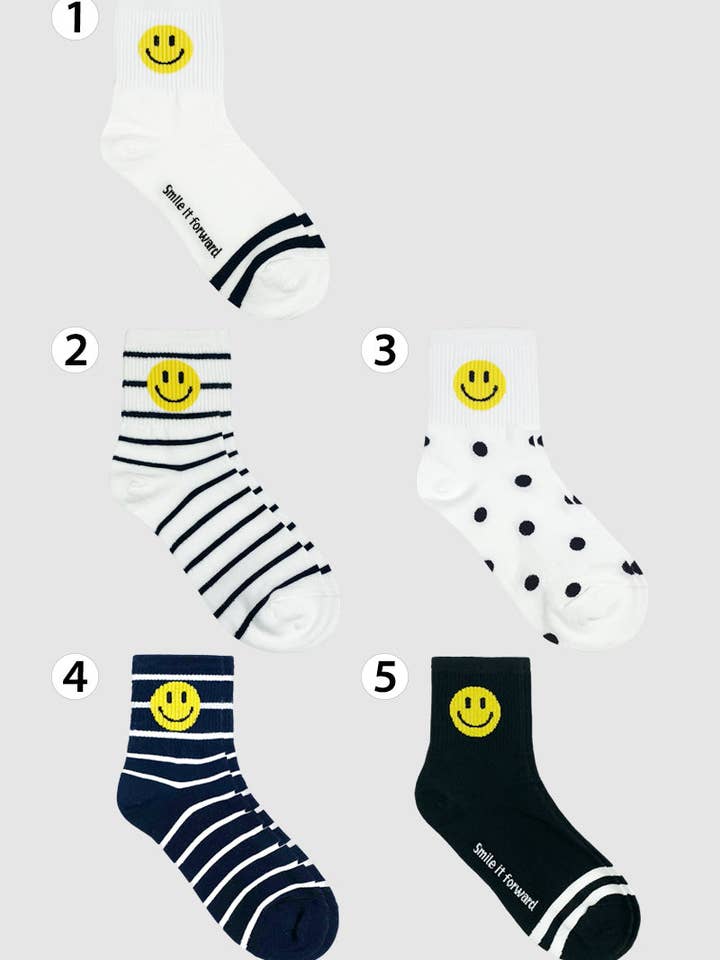 Women's Crew Happy Smile Socks for wholesale by 7DAYSSOCKS