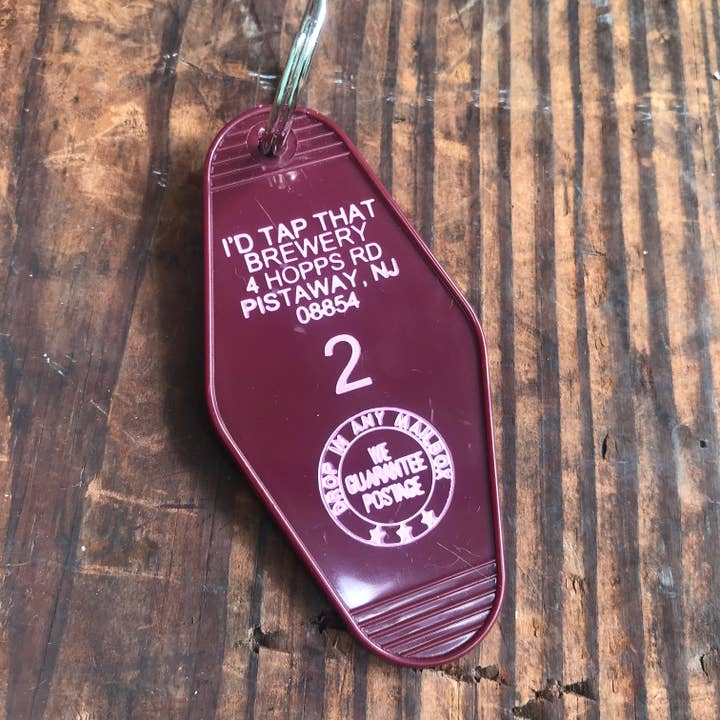 The 3 Sisters Design Co. - Wholesale Keychain - Unisex - Motel Key Fob - I'd Tap That Brewery