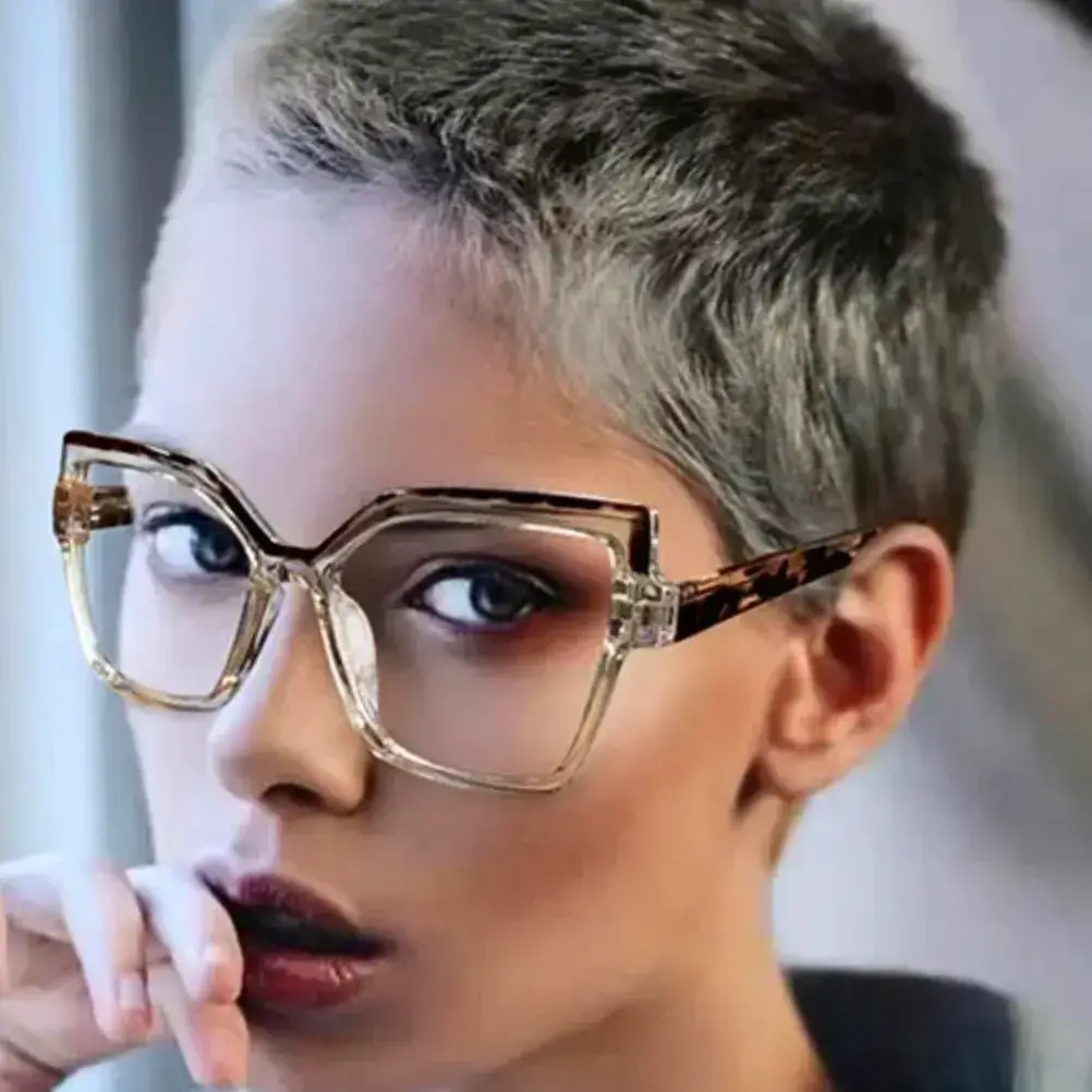 Yaya's Luxe Wholesale - Wholesale Eyeglasses - Women's - Leopard Clear Lens Woman Eyeglasses0