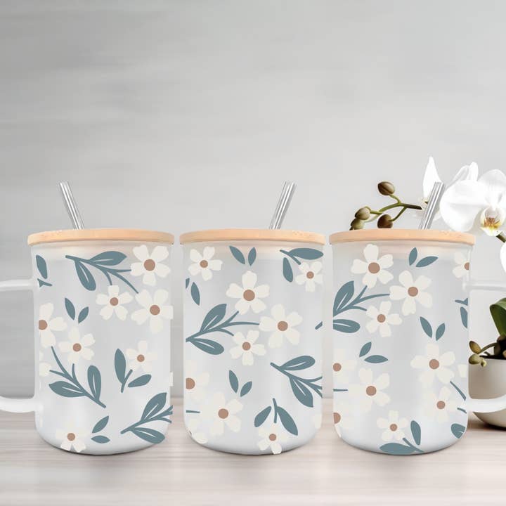 SKS Design Studio - Wholesale Geïsoleerd drinkgerei - Zomer Madeliefjes | UVDTF | 15oz Mok met Handvat, Bamboe Deksel & Rietje