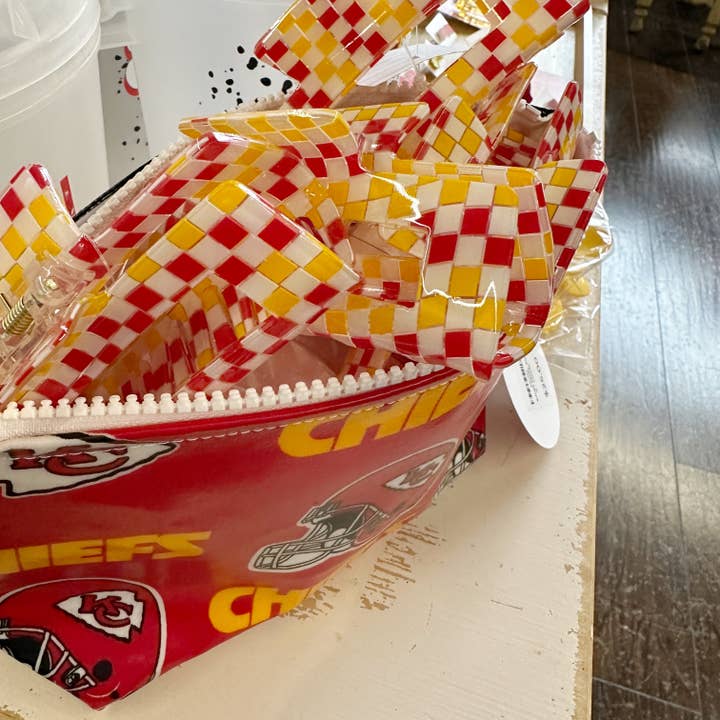 Designed To Flaunt - Wholesale Hair Clip - Women's - Red Kingdom Clip2