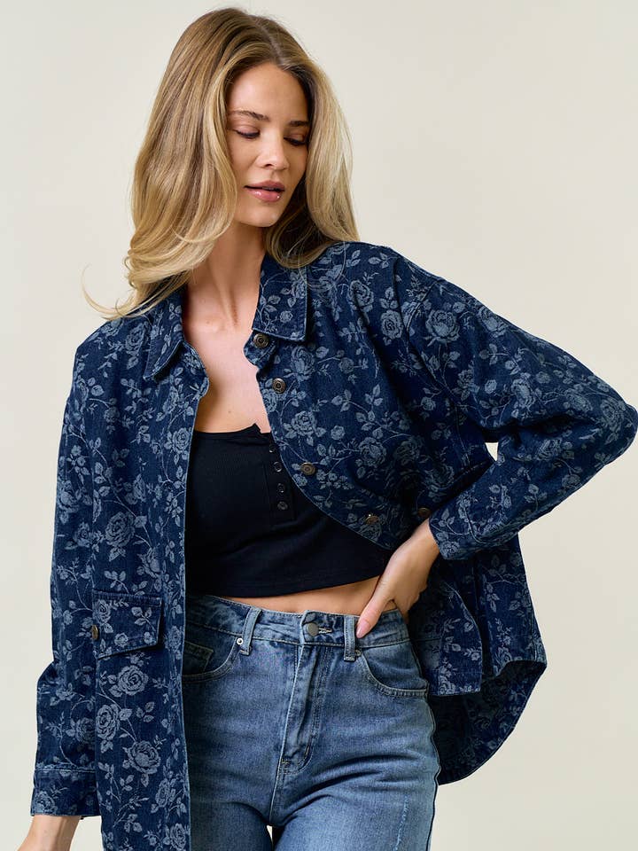 METALLIC CHINTZ ICE WASH DENIM JACK - 10735J voor wholesale door Doe and Rae