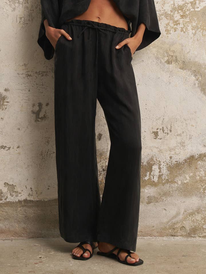 Lucid Flow Tie Byxor - Svart för wholesale av The Handloom