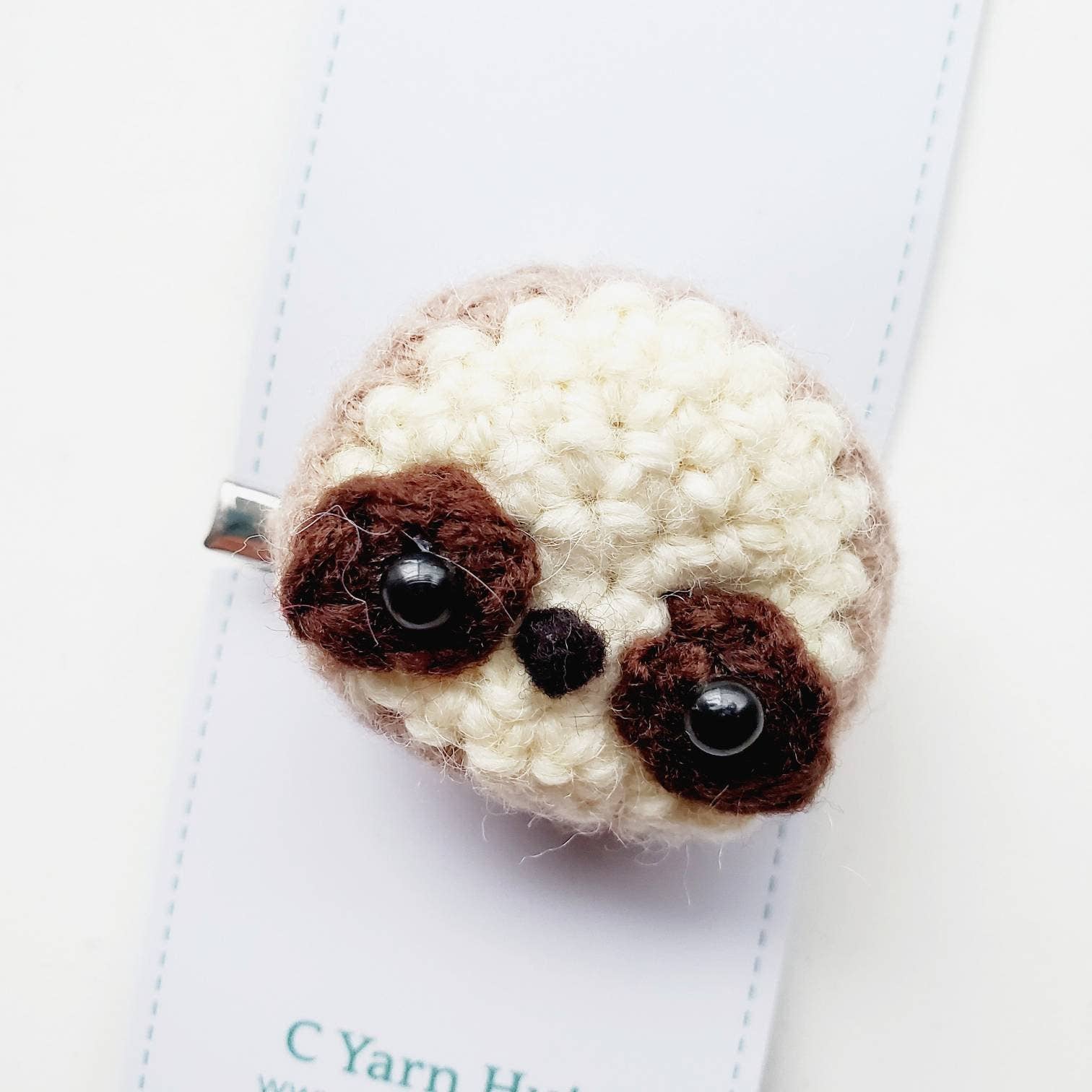 C Yarn Hut - Wholesale Brooch - Woodland Animals Brooch - Sloth