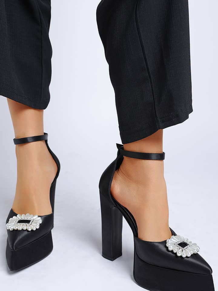 Maeissa Pearls Brooch Detail Platform Block Heel Sandals for wholesale by Rag Company