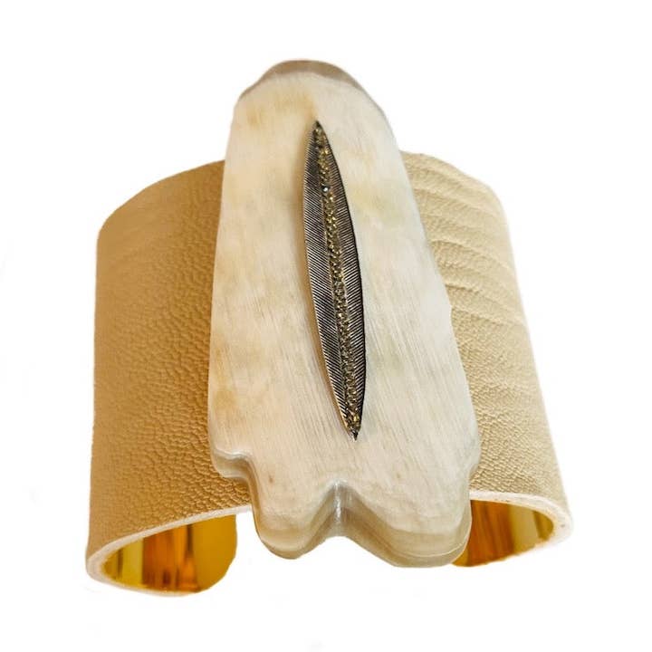 Jean Elfenben manschett för wholesale av Shalla Wista Studio