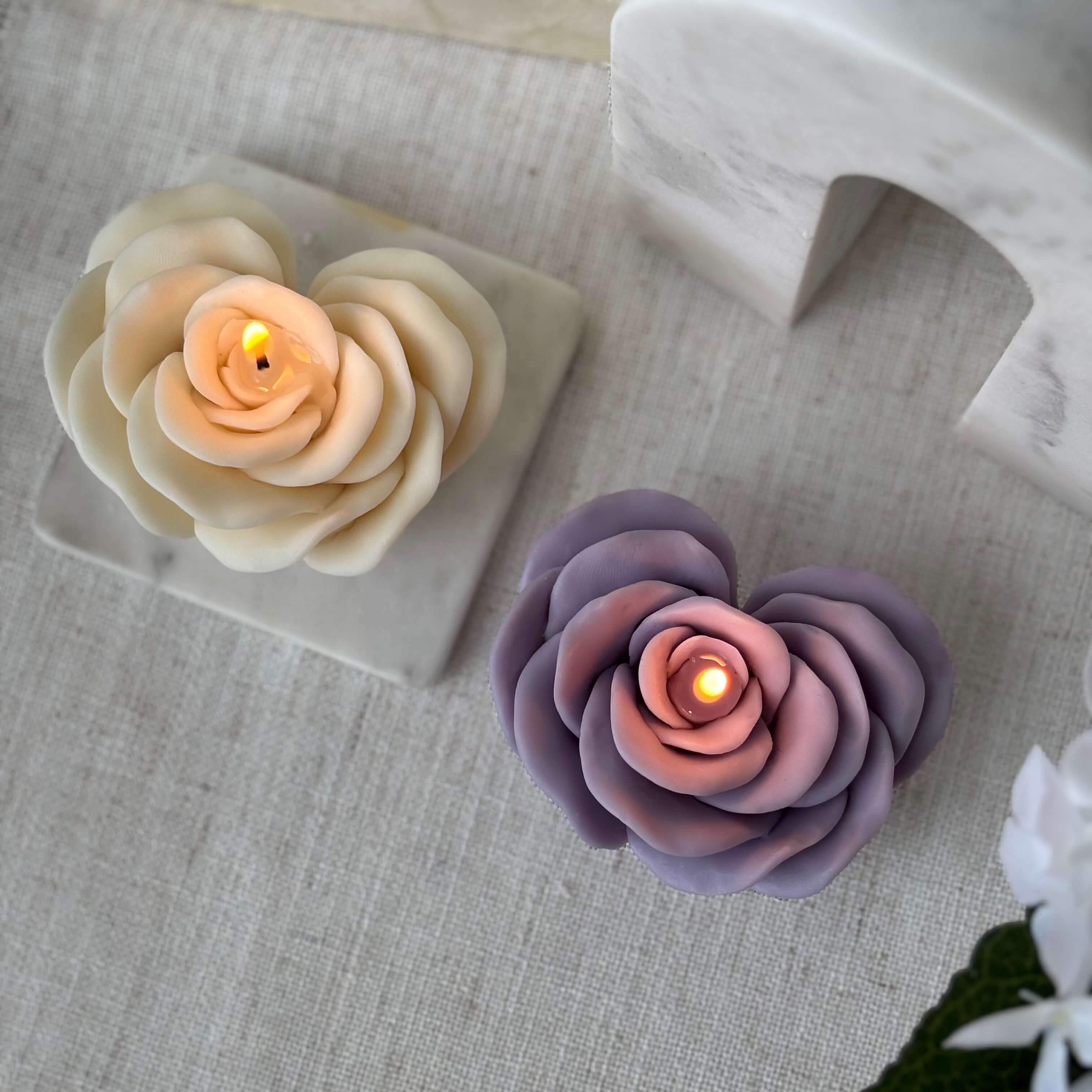 OH MY BOX - Vente Bougies piliers - Coffret Cadeau Bougie Rose | Bougie Fleur Décorative en Cire de Soja11