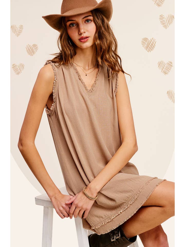 La Miel - Vendita all'ingrosso Vestito - Donna - Abito mini La Miel in tessuto morbido con bordo tagliato e orlo sfrangiato a V6