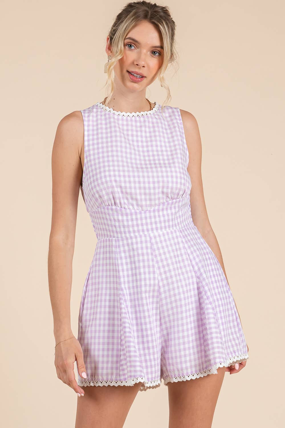 BABY PINK – Großhandel Romper – Damen – Gingham-bedruckter Strampler mit Spitzenbesatz.13