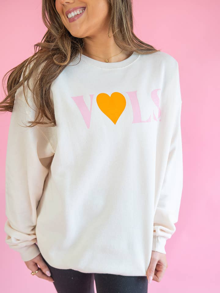 Sweat-shirt Vols Heart Crew pour la vente par Southern Made Tees