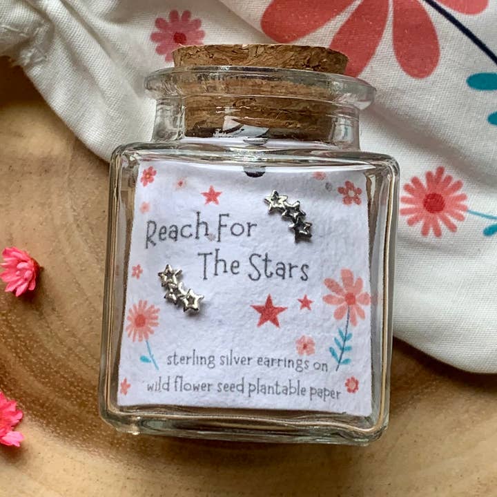 Boucles d'oreilles en forme de bouteille Reach For The Stars en argent sterling pour la vente par Ginger & Roo