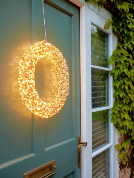 Couronne Galactique – Douce Scintillance pour la vente par Lumina Of London Co