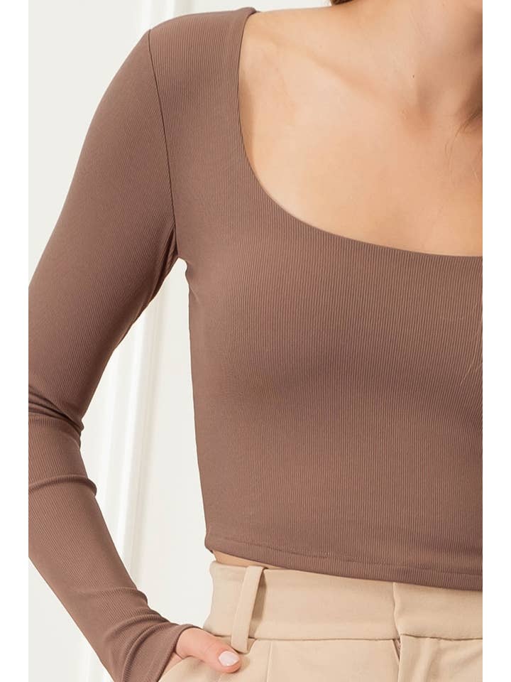 The Workshop Studio - Wholesale Knit Top - Women's - SCOOP NECK LONG SLEEVE KNIT CROP TOP