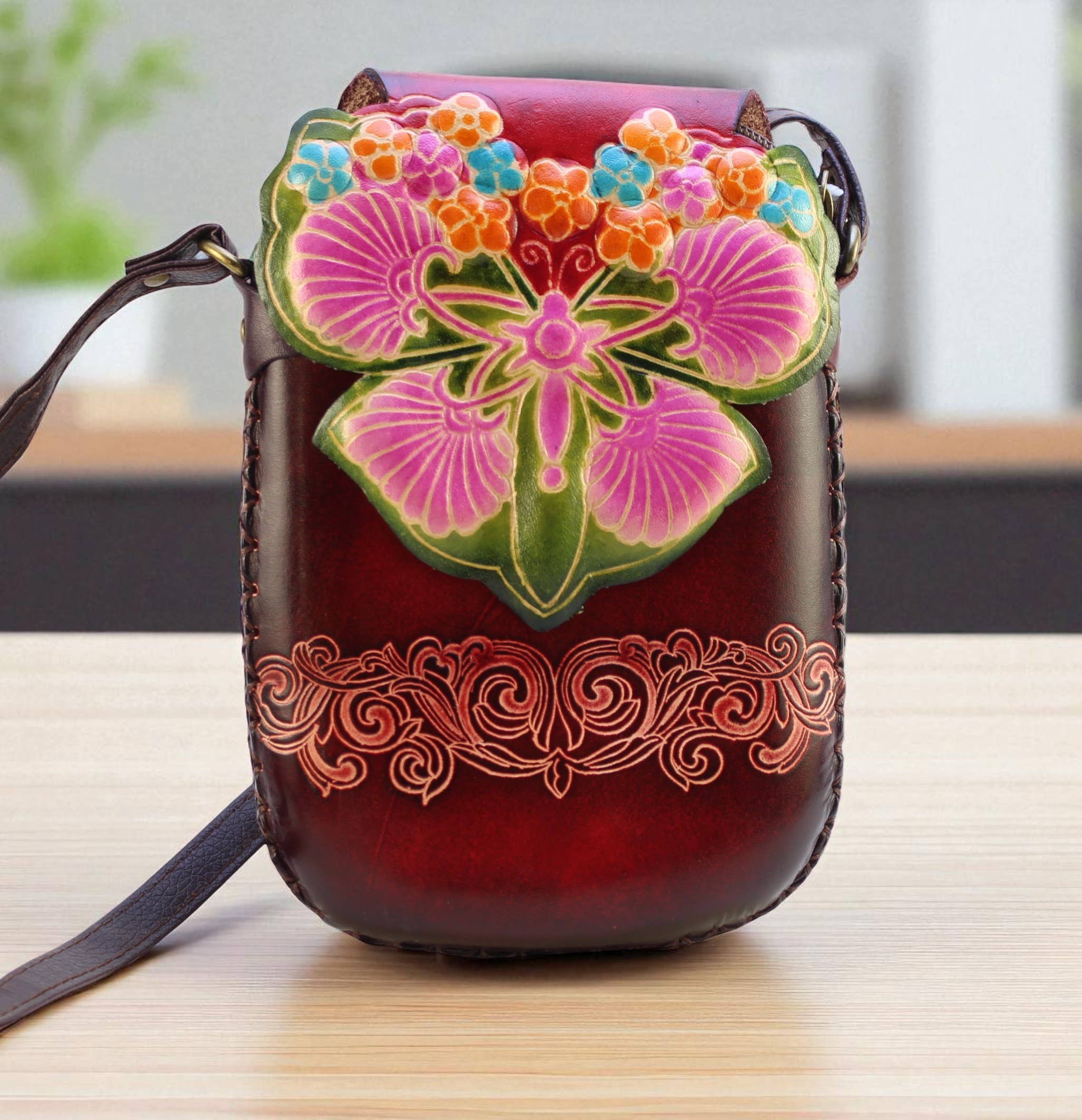 Sunflower Handmade leather inc - Vendita all'ingrosso Tracolla - Donna - Borsa a tracolla rettangolare in pelle fatta a mano con farfalla per telefono.2