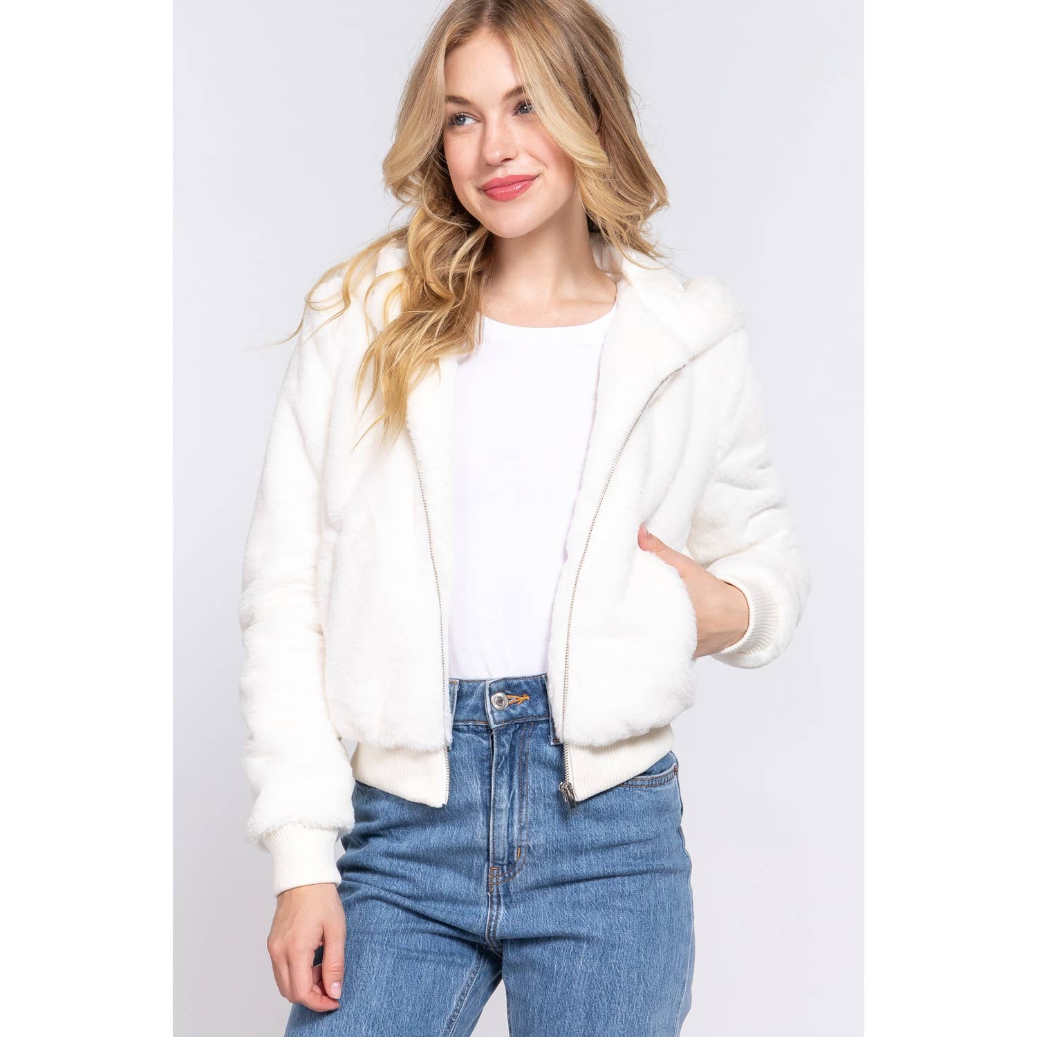 HiteJeans - Vente Veste – femme - VESTE À CAPUCHE ZIPPÉE EN FAUSSE FOURRURE11