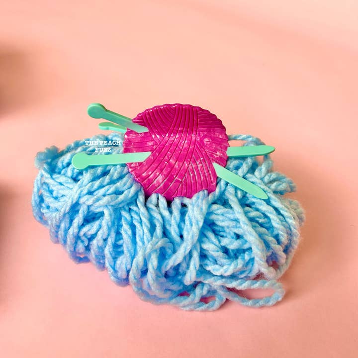 The Peach Fuzz - Wholesale Hair accessories set – Women’s - Yarn Crafts Knitting Needles Hair Claw4