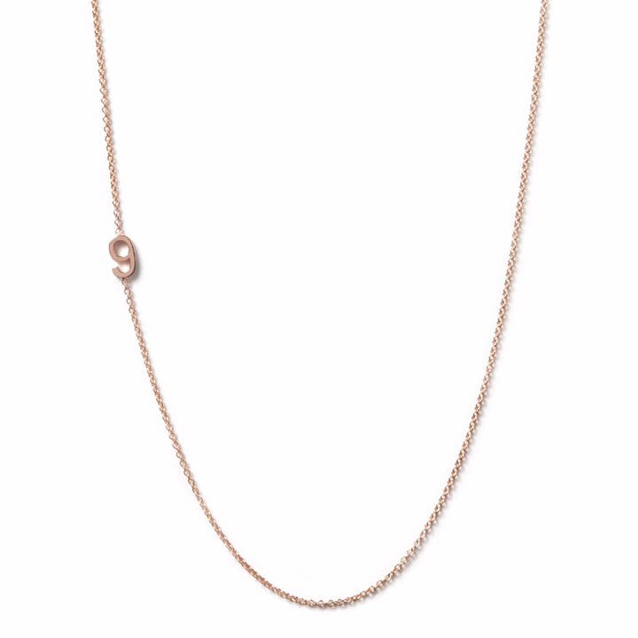 COLLAR CON NÚMERO ASIMÉTRICO DE ORO DE 14K - 9 para venta al por mayor de Maya Brenner